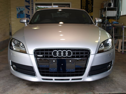 �A�E�f�B�[TT�N�[�y�̃K���X�R�[�e�B���O�{�H��